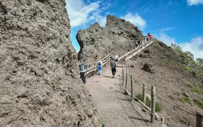 Gdzie leży Wezuwiusz? Twój przewodnik po wulkanie i Pompejach