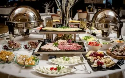 Gdzie zjeść w Zamku Książ? Od eleganckiej kolacji po szybką przekąskę
