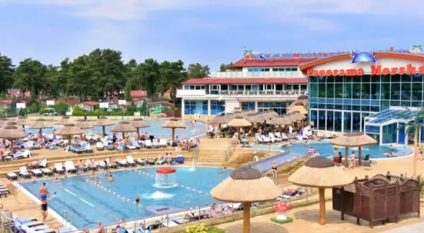 Hotel resort: co to znaczy? Poznaj kluczowe różnice i wybierz idealny