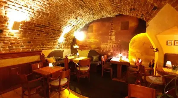 Zamość: Gdzie zjeść? Od Bohemy po bary mleczne przewodnik