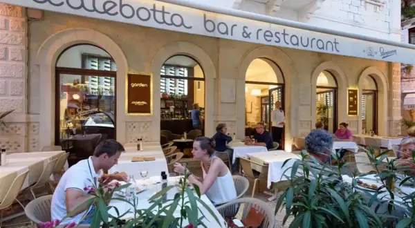 Trogir: Gdzie zjeść? Top restauracje i lokalne smaki (przewodnik)