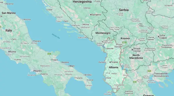 Gdzie leży Albania? Położenie, dojazd z Polski i Twoje wakacje!